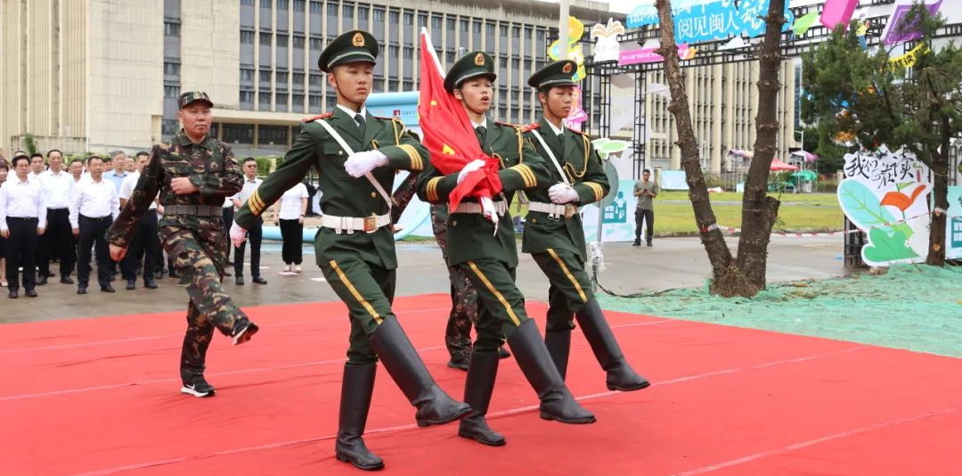 集团举行迎国庆升国旗仪式