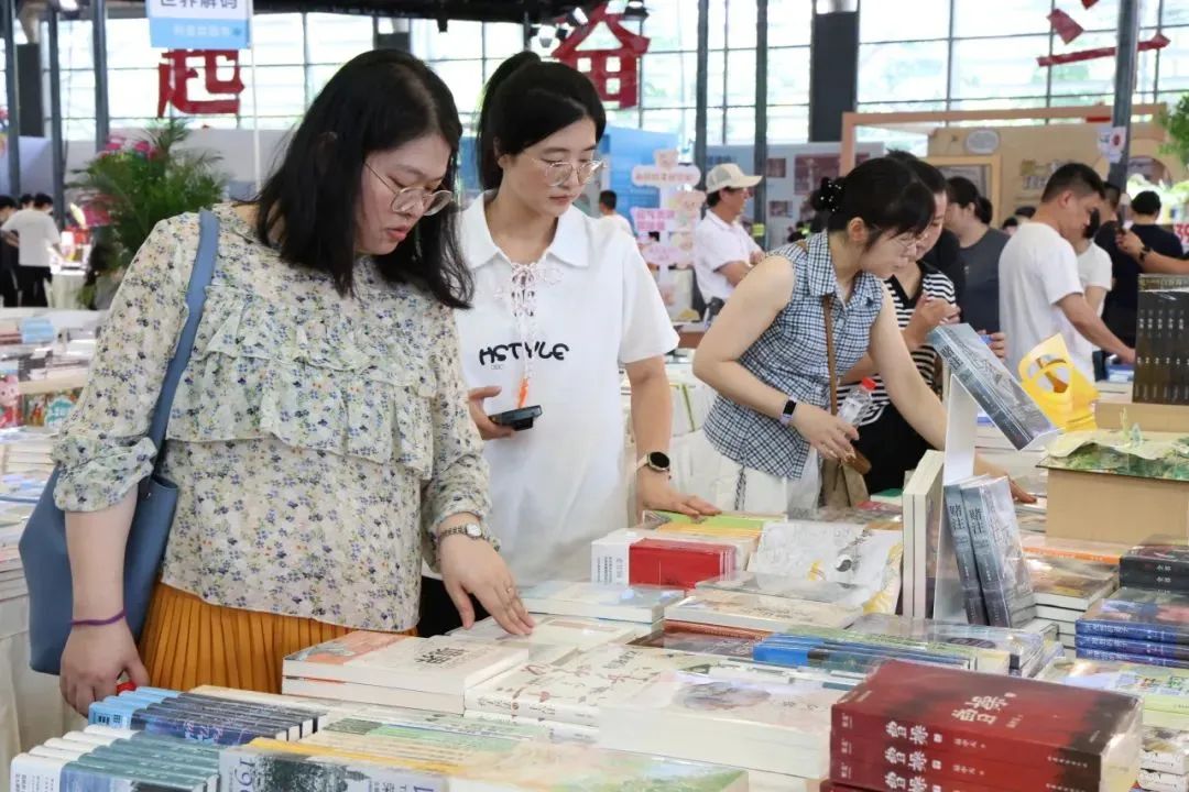 https://img.xiumi.us/xmi/ua/2zOUL/i/1dd6eccb77b94b1c43ce4894f9430774-sz_145145.jpg