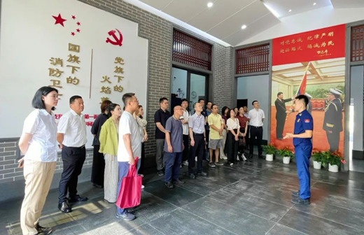 https://img.xiumi.us/xmi/ua/2zOUL/i/018cd287118393d913fe3748303fc549-sz_311022.png